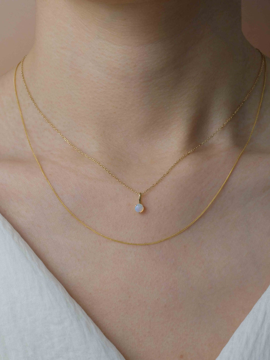Round Opal Necklace / Pendant, 18k solid gold