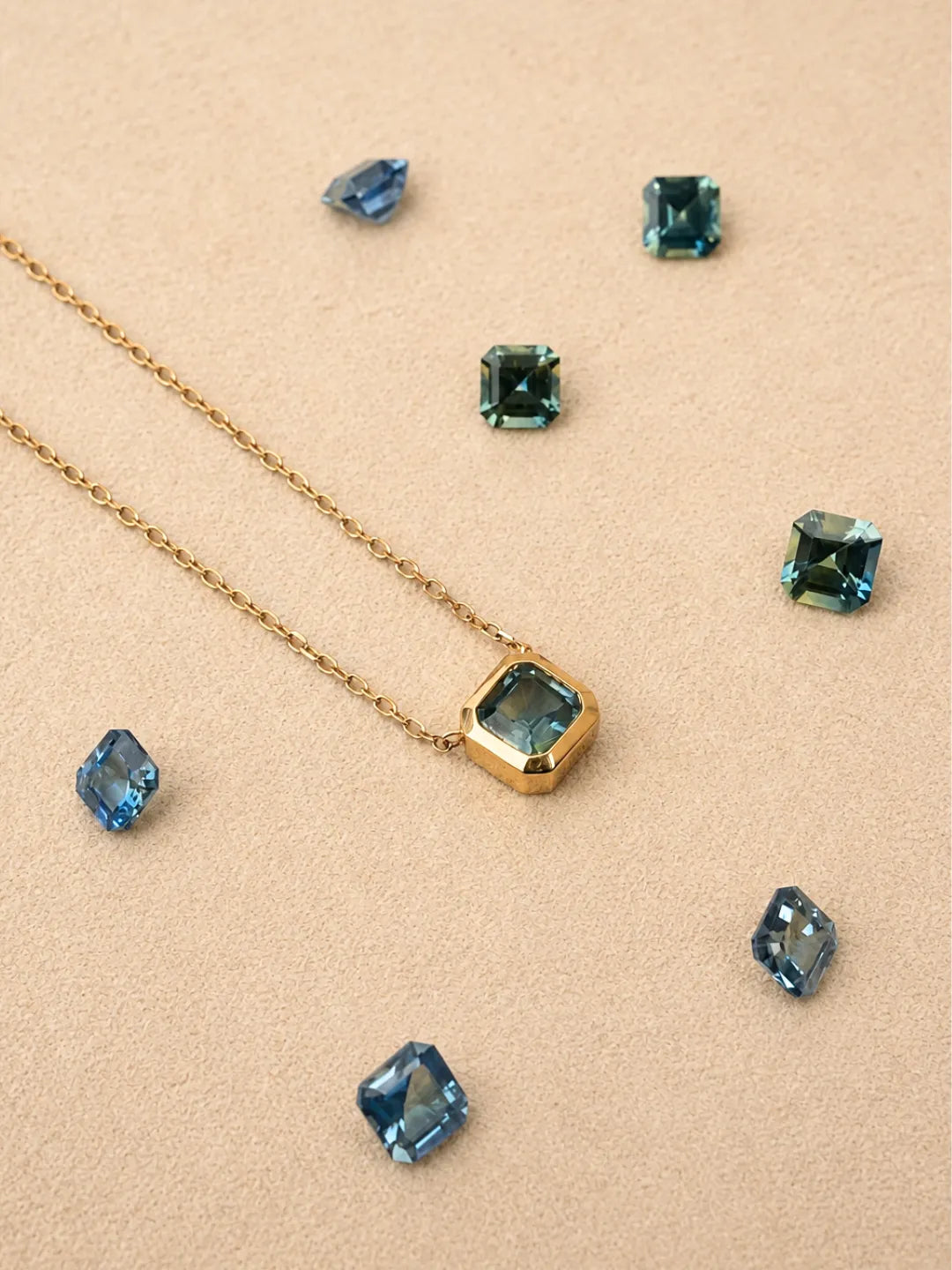 Mira Teal Sapphire Necklace detail view