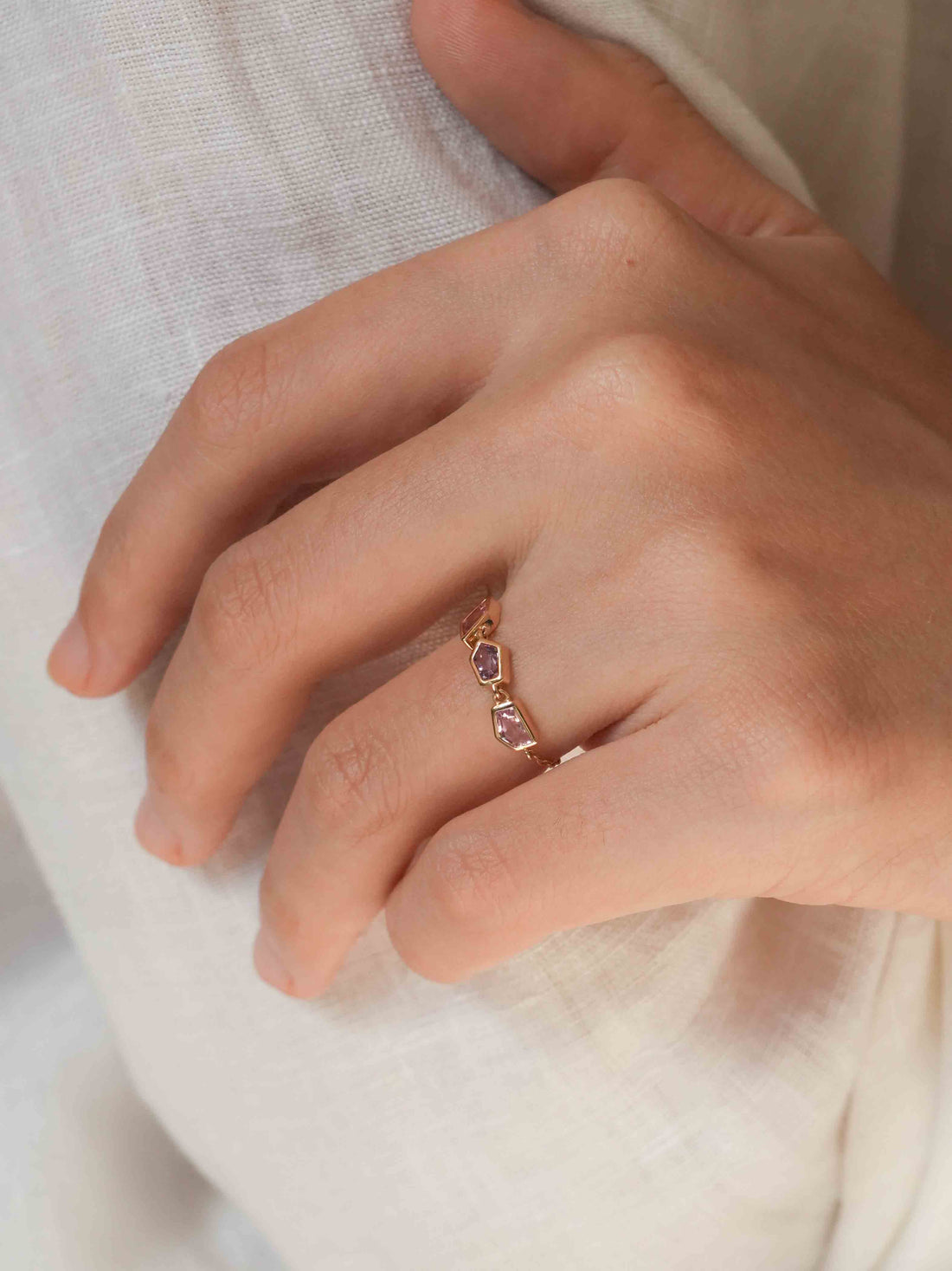 Irregular Cut Multi-stone Spinel Chain Ring