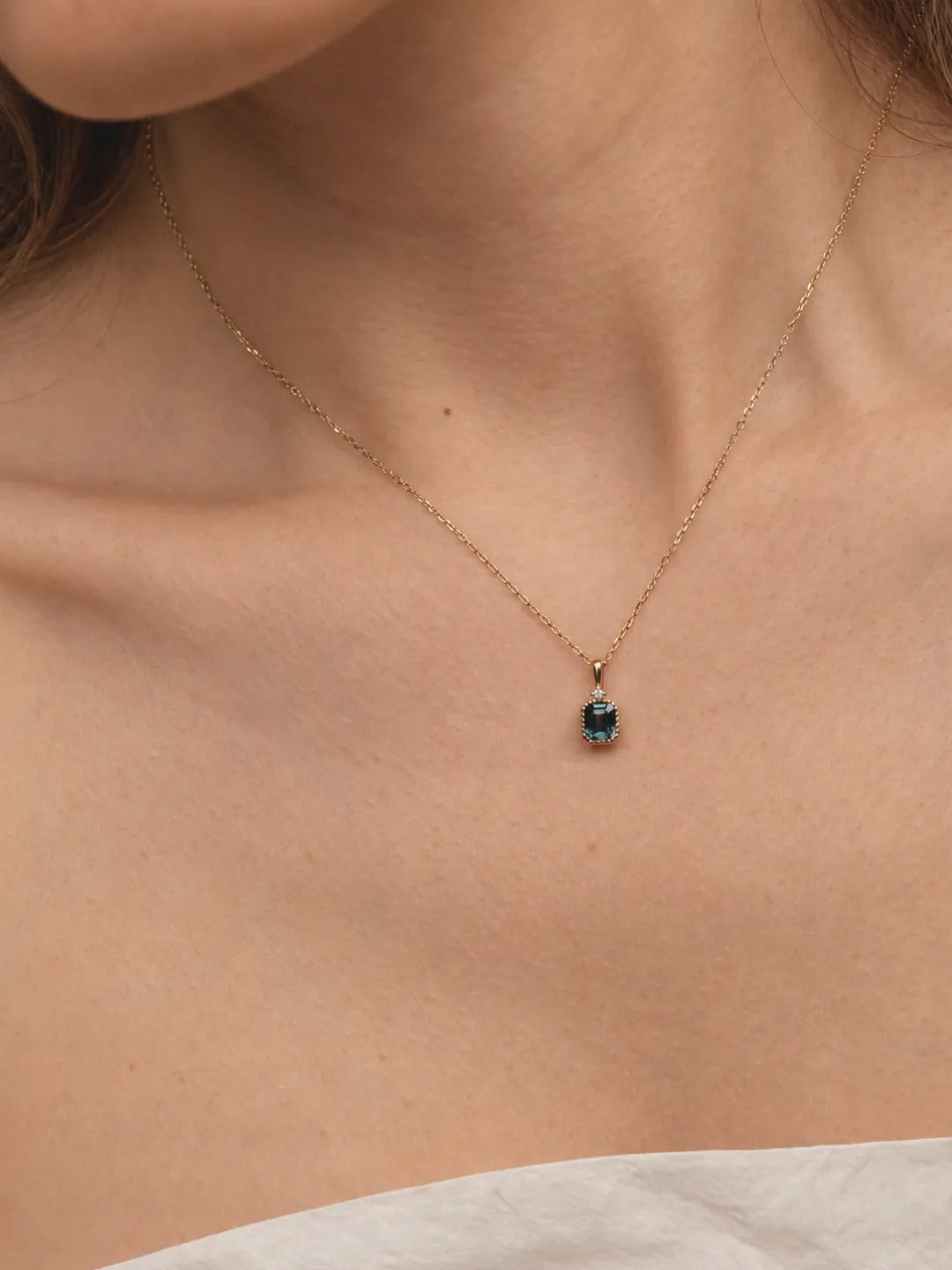 Teal Sapphire Diamond Necklace/Pendant