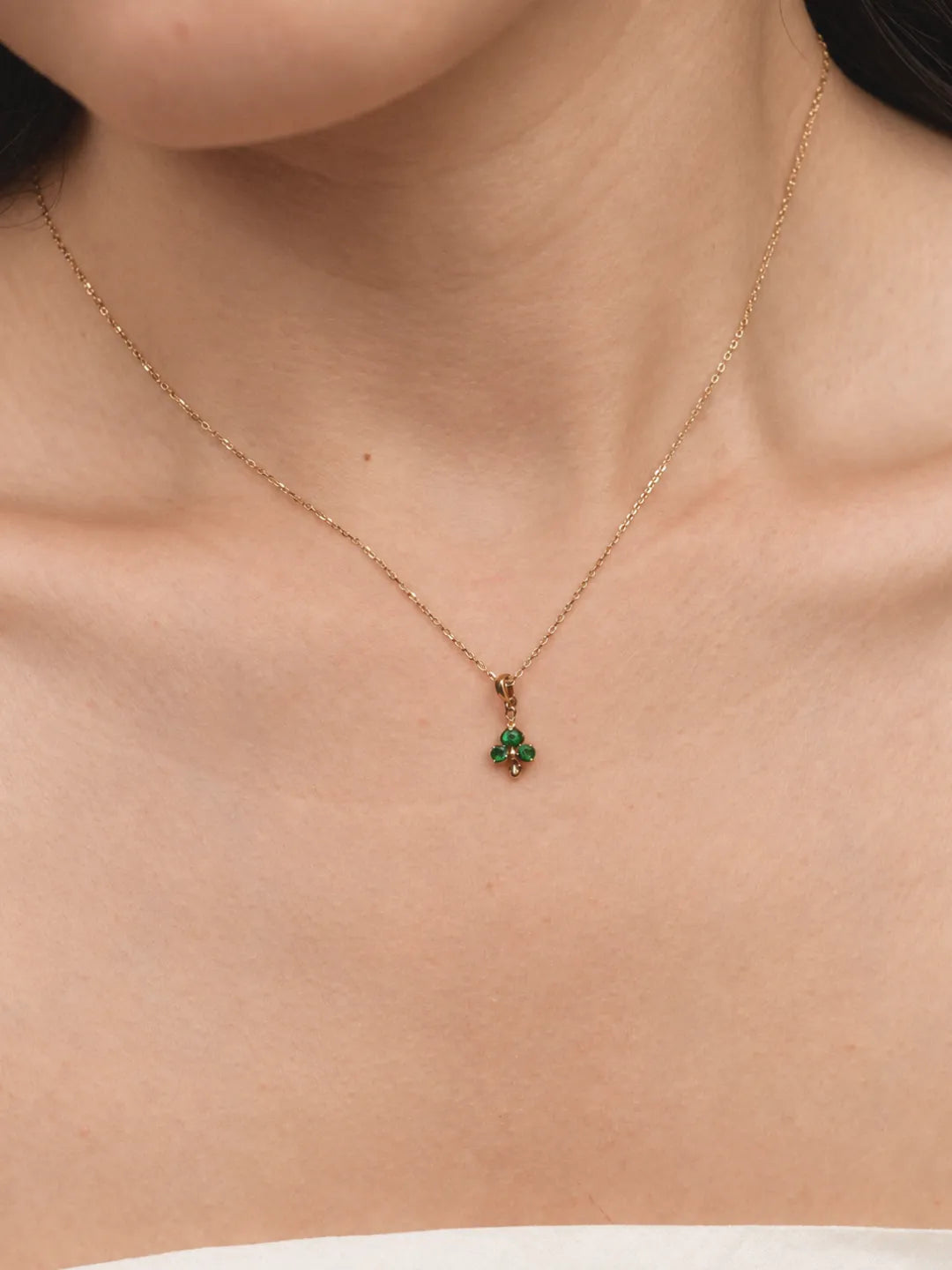 Trefoil Tsavorite Pendant Necklace/Pendant